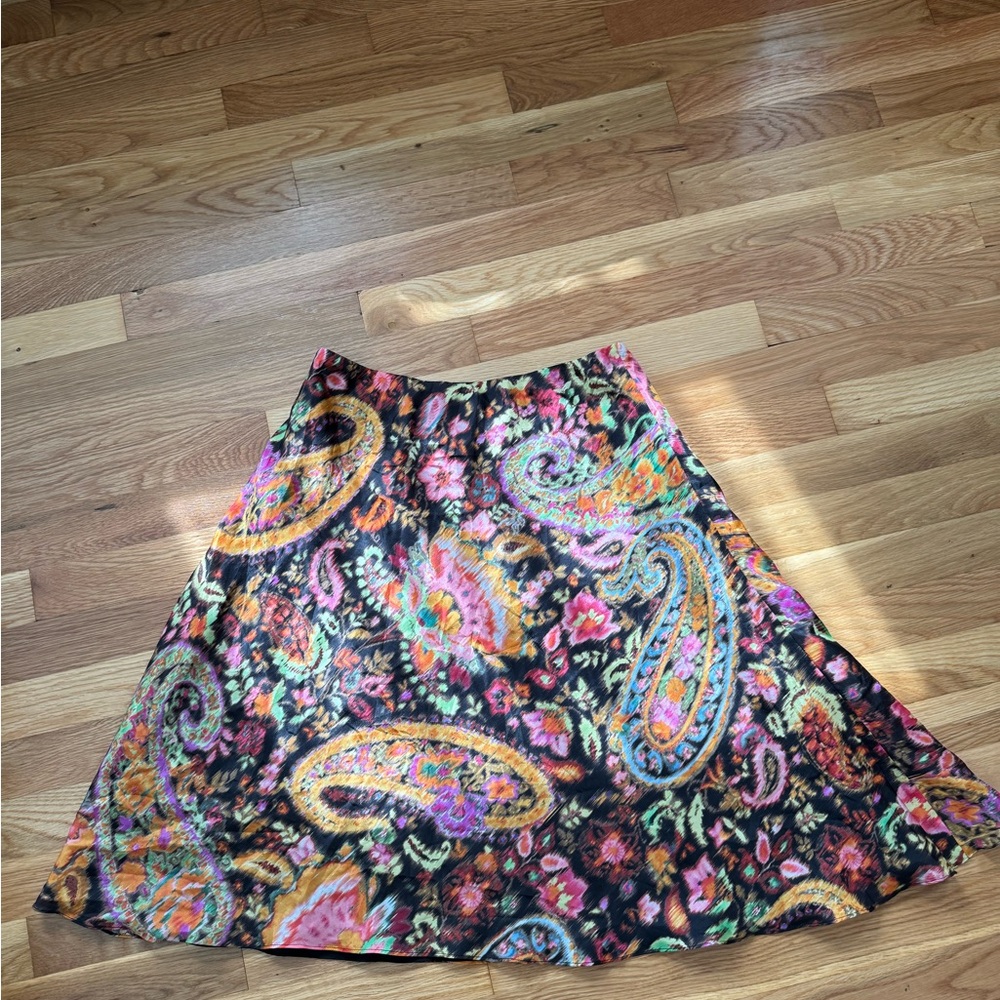Ralph Lauren Silk Paisley Skirt. - Picture 4 of 5